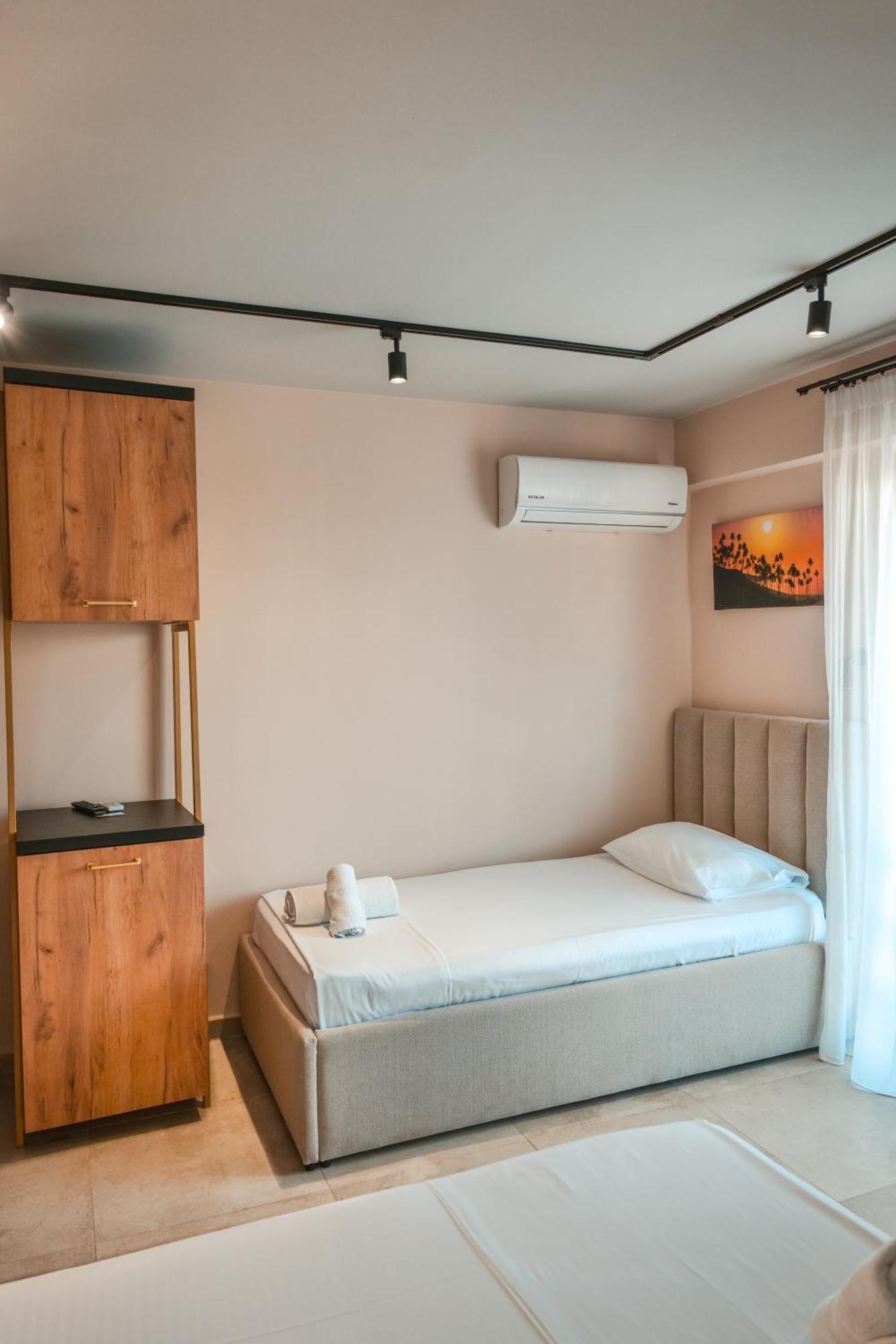 The Blue Wave Hotel Himare