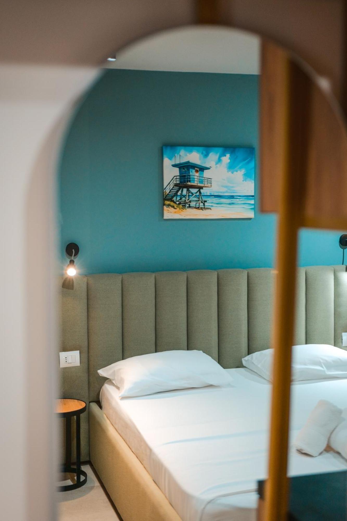The Blue Wave Hotel 4*